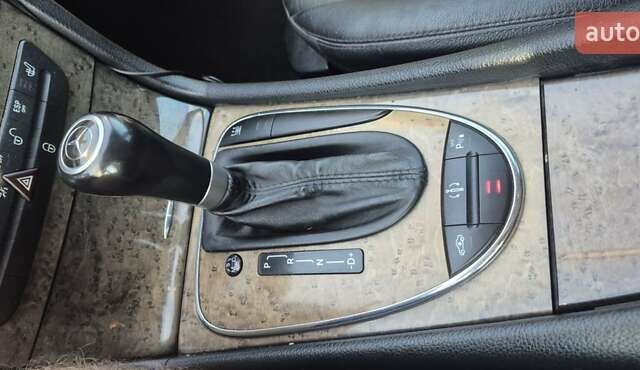 Серый Мерседес Е-Класс, объемом двигателя 3 л и пробегом 411 тыс. км за 9999 $, фото 12 на Automoto.ua