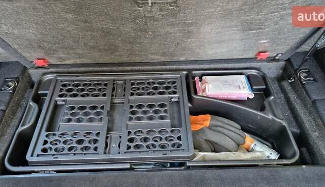 Серый Мерседес Е-Класс, объемом двигателя 3 л и пробегом 411 тыс. км за 9999 $, фото 20 на Automoto.ua