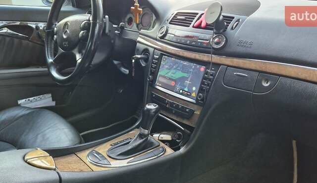 Серый Мерседес Е-Класс, объемом двигателя 3 л и пробегом 411 тыс. км за 9999 $, фото 16 на Automoto.ua