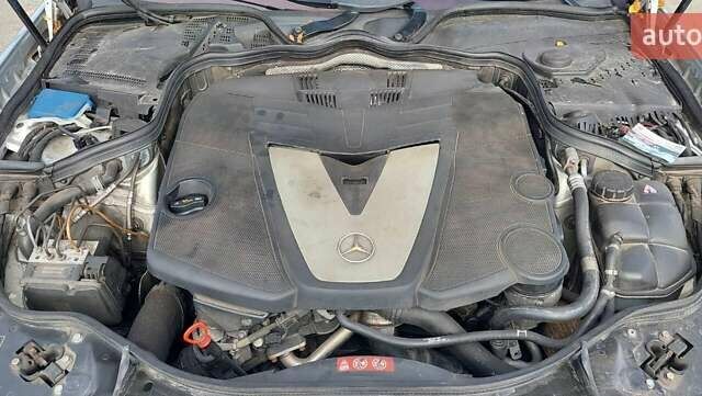 Серый Мерседес Е-Класс, объемом двигателя 2.99 л и пробегом 280 тыс. км за 9200 $, фото 2 на Automoto.ua