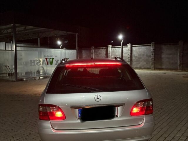 Сірий Мерседес Е-Клас, об'ємом двигуна 2 л та пробігом 330 тис. км за 4295 $, фото 3 на Automoto.ua