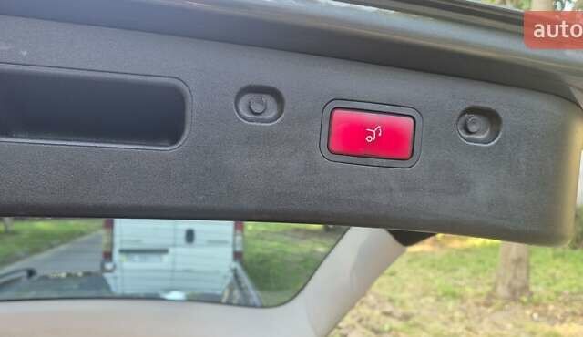 Серый Мерседес Е-Класс, объемом двигателя 3 л и пробегом 411 тыс. км за 9999 $, фото 31 на Automoto.ua