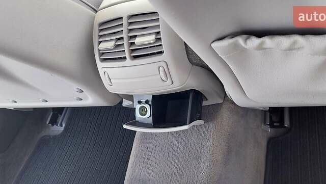 Серый Мерседес Е-Класс, объемом двигателя 2.99 л и пробегом 280 тыс. км за 9200 $, фото 19 на Automoto.ua