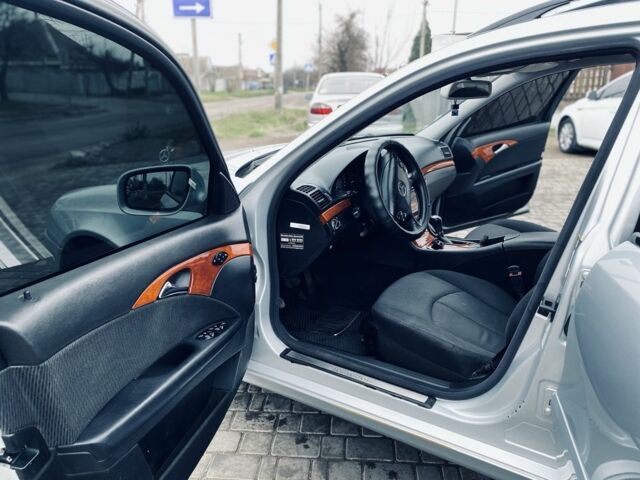 Серый Мерседес Е-Класс, объемом двигателя 1.8 л и пробегом 252 тыс. км за 7500 $, фото 16 на Automoto.ua