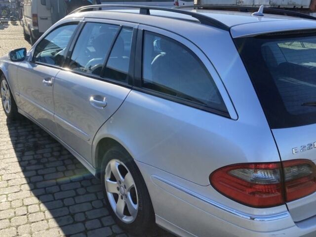 Серый Мерседес Е-Класс, объемом двигателя 2.1 л и пробегом 357 тыс. км за 7900 $, фото 2 на Automoto.ua