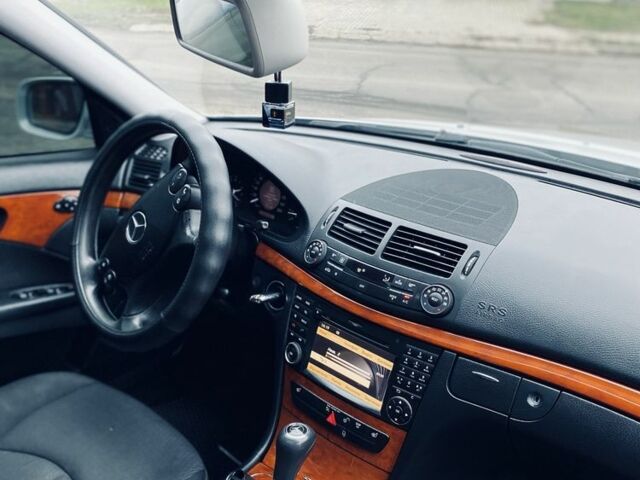 Серый Мерседес Е-Класс, объемом двигателя 1.8 л и пробегом 252 тыс. км за 7500 $, фото 9 на Automoto.ua