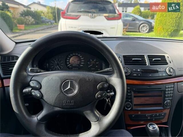 Сірий Мерседес Е-Клас, об'ємом двигуна 2.1 л та пробігом 373 тис. км за 7200 $, фото 5 на Automoto.ua