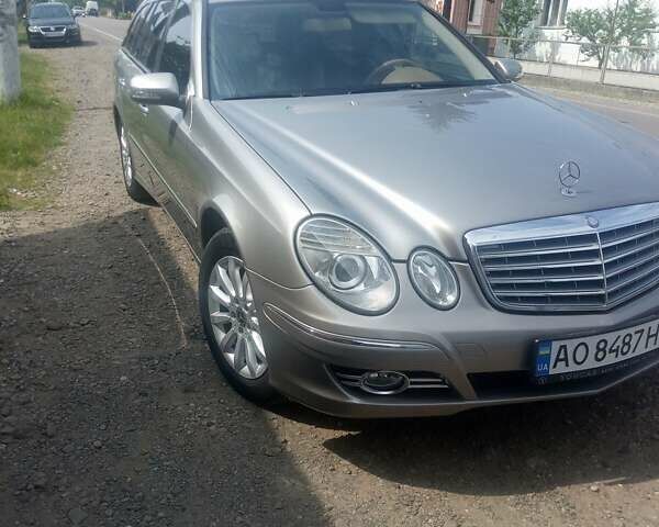 Серый Мерседес Е-Класс, объемом двигателя 2.99 л и пробегом 313 тыс. км за 10500 $, фото 1 на Automoto.ua