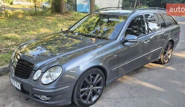 Серый Мерседес Е-Класс, объемом двигателя 3 л и пробегом 411 тыс. км за 9999 $, фото 5 на Automoto.ua