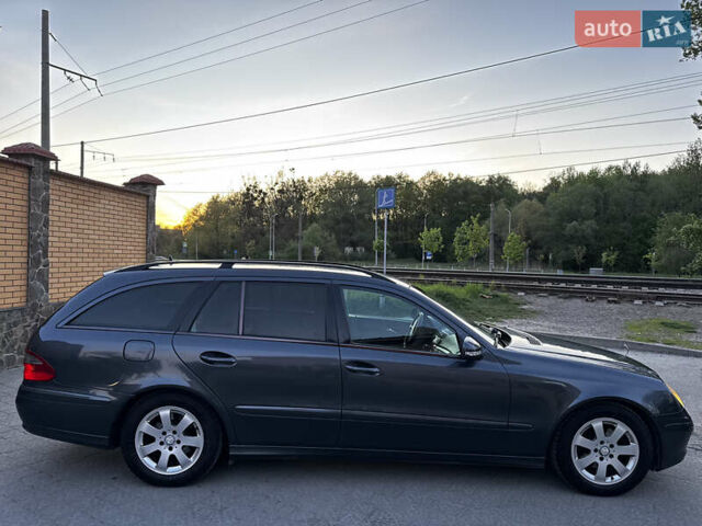 Мерседес Е-Класс 2009 в Львове на Automoto.ua Серый Мерседес Е-Класс, объемом двигателя 2.15 л и пробегом 270 тыс. км за 8350 $, фото 1 на Automoto.ua