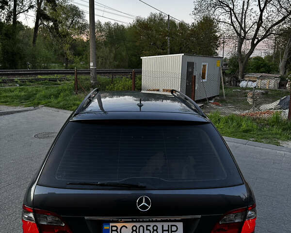 Мерседес Е-Класс 2009 в Львове на Automoto.ua Серый Мерседес Е-Класс, объемом двигателя 2.15 л и пробегом 270 тыс. км за 8350 $, фото 3 на Automoto.ua
