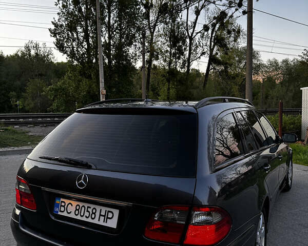 Мерседес Е-Класс 2009 в Львове на Automoto.ua Серый Мерседес Е-Класс, объемом двигателя 2.15 л и пробегом 270 тыс. км за 8350 $, фото 9 на Automoto.ua