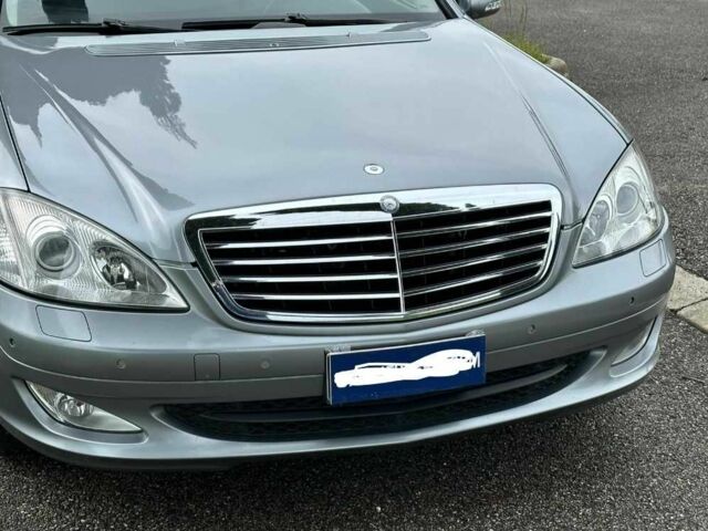 Сірий Мерседес Е-Клас, об'ємом двигуна 3 л та пробігом 210 тис. км за 44777 $, фото 1 на Automoto.ua