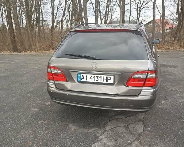 Сірий Мерседес Е-Клас, об'ємом двигуна 2.15 л та пробігом 264 тис. км за 10300 $, фото 4 на Automoto.ua