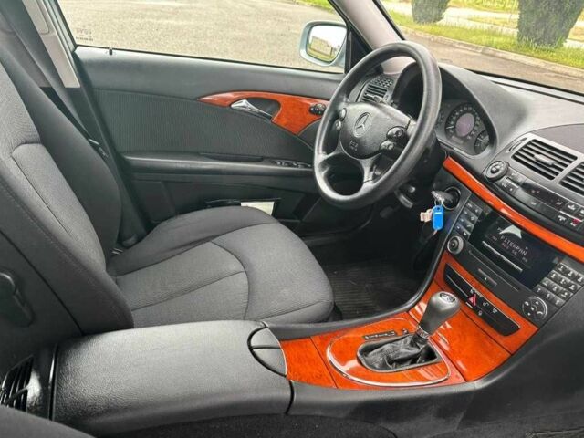 Сірий Мерседес Е-Клас, об'ємом двигуна 3 л та пробігом 210 тис. км за 44777 $, фото 21 на Automoto.ua