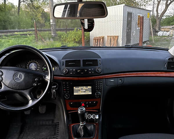 Мерседес Е-Класс 2009 в Львове на Automoto.ua Серый Мерседес Е-Класс, объемом двигателя 2.15 л и пробегом 270 тыс. км за 8350 $, фото 21 на Automoto.ua