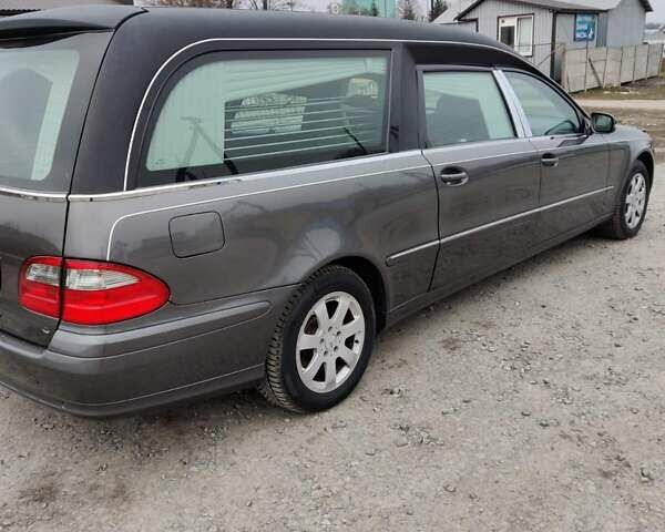 Серый Мерседес Е-Класс, объемом двигателя 3 л и пробегом 256 тыс. км за 29000 $, фото 11 на Automoto.ua