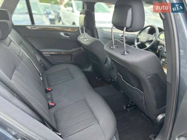 Серый Мерседес Е-Класс, объемом двигателя 1.8 л и пробегом 325 тыс. км за 9499 $, фото 28 на Automoto.ua