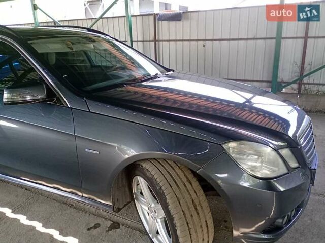 Сірий Мерседес Е-Клас, об'ємом двигуна 2.2 л та пробігом 360 тис. км за 10500 $, фото 5 на Automoto.ua