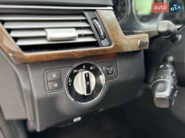 Серый Мерседес Е-Класс, объемом двигателя 1.8 л и пробегом 325 тыс. км за 9499 $, фото 13 на Automoto.ua