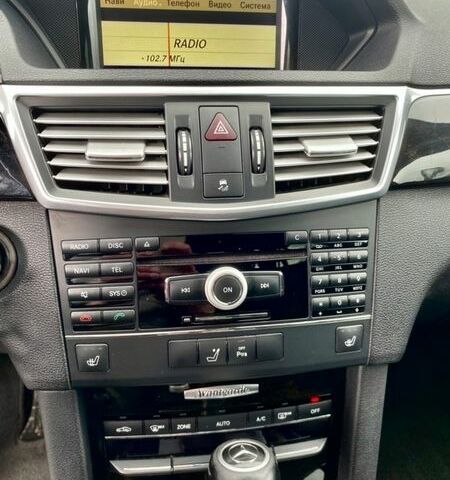 Серый Мерседес Е-Класс, объемом двигателя 2.2 л и пробегом 300 тыс. км за 12000 $, фото 25 на Automoto.ua