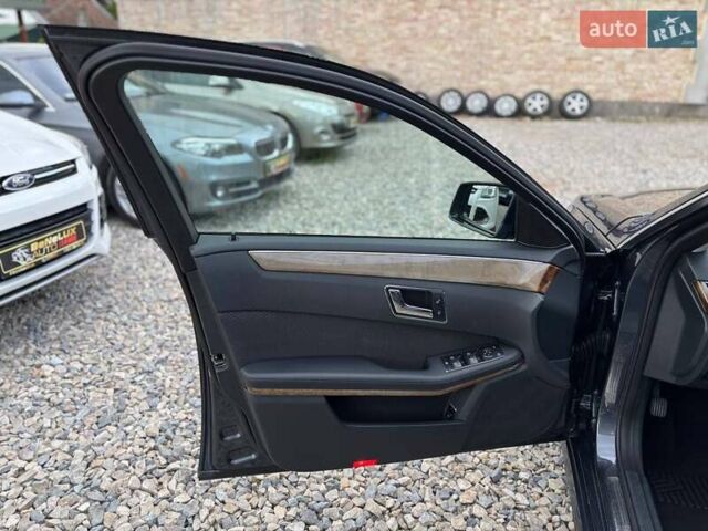 Серый Мерседес Е-Класс, объемом двигателя 1.8 л и пробегом 325 тыс. км за 9499 $, фото 8 на Automoto.ua