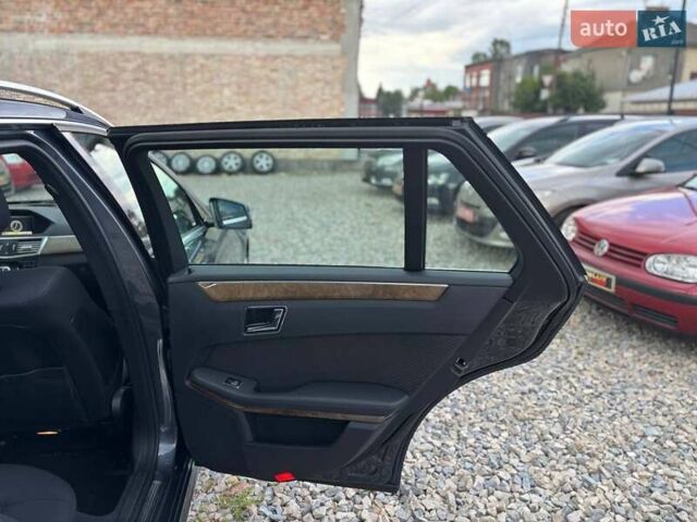 Серый Мерседес Е-Класс, объемом двигателя 1.8 л и пробегом 325 тыс. км за 9499 $, фото 27 на Automoto.ua