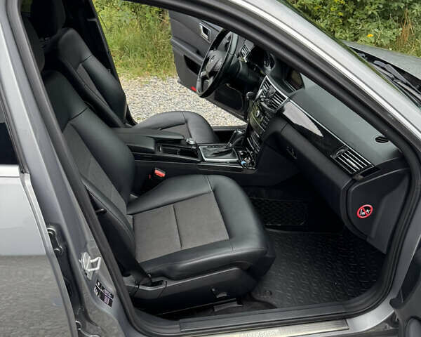 Серый Мерседес Е-Класс, объемом двигателя 2.14 л и пробегом 254 тыс. км за 12500 $, фото 11 на Automoto.ua