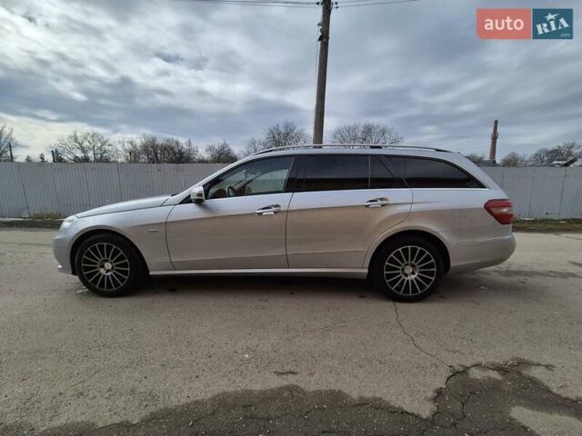 Сірий Мерседес Е-Клас, об'ємом двигуна 2.1 л та пробігом 255 тис. км за 13500 $, фото 6 на Automoto.ua