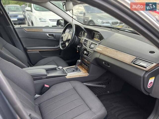 Серый Мерседес Е-Класс, объемом двигателя 1.8 л и пробегом 325 тыс. км за 9499 $, фото 29 на Automoto.ua