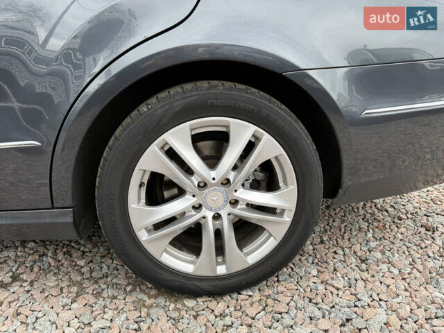 Серый Мерседес Е-Класс, объемом двигателя 2.2 л и пробегом 370 тыс. км за 10900 $, фото 12 на Automoto.ua