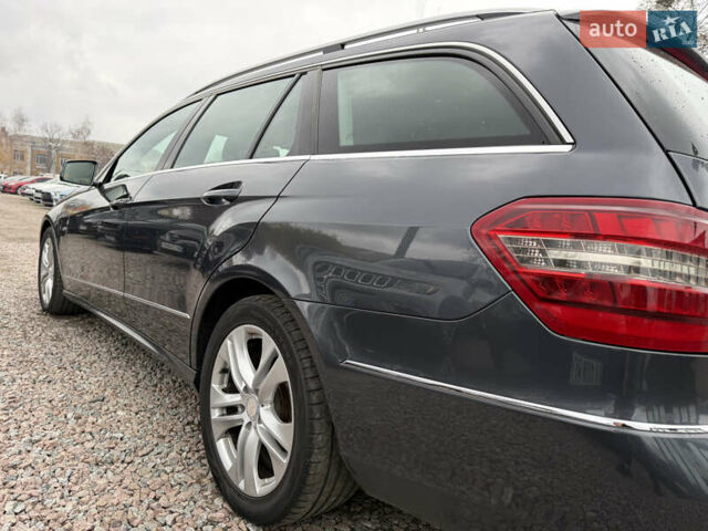 Серый Мерседес Е-Класс, объемом двигателя 2.2 л и пробегом 370 тыс. км за 10900 $, фото 13 на Automoto.ua