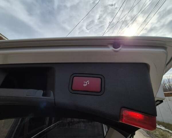 Сірий Мерседес Е-Клас, об'ємом двигуна 2.1 л та пробігом 255 тис. км за 13500 $, фото 8 на Automoto.ua