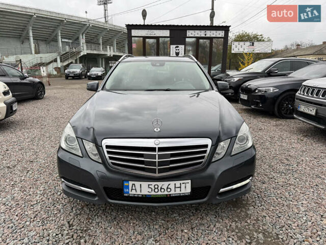 Серый Мерседес Е-Класс, объемом двигателя 2.2 л и пробегом 370 тыс. км за 10900 $, фото 2 на Automoto.ua