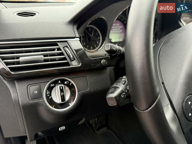 Серый Мерседес Е-Класс, объемом двигателя 2.2 л и пробегом 370 тыс. км за 10900 $, фото 25 на Automoto.ua