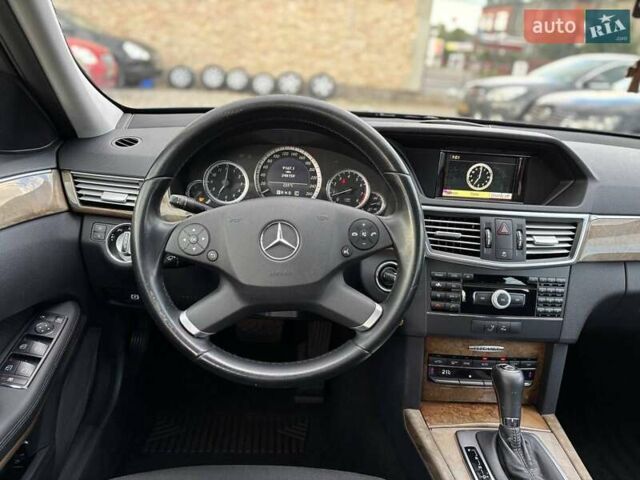 Серый Мерседес Е-Класс, объемом двигателя 1.8 л и пробегом 325 тыс. км за 9499 $, фото 19 на Automoto.ua