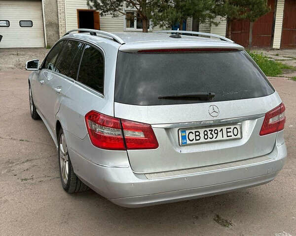 Сірий Мерседес Е-Клас, об'ємом двигуна 2.14 л та пробігом 246 тис. км за 9000 $, фото 11 на Automoto.ua