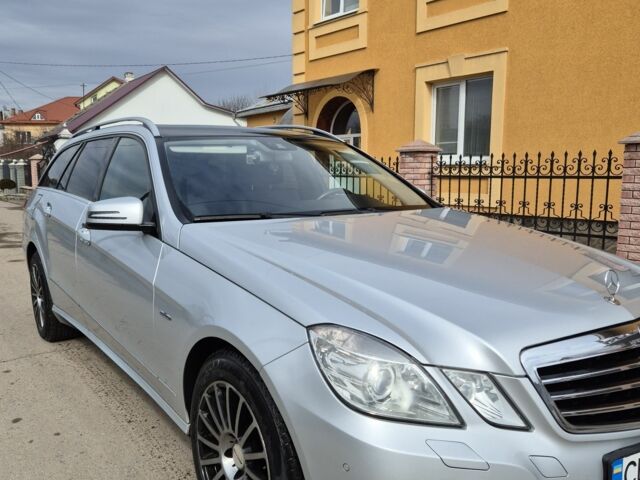 Серый Мерседес Е-Класс, объемом двигателя 2.1 л и пробегом 255 тыс. км за 13500 $, фото 2 на Automoto.ua