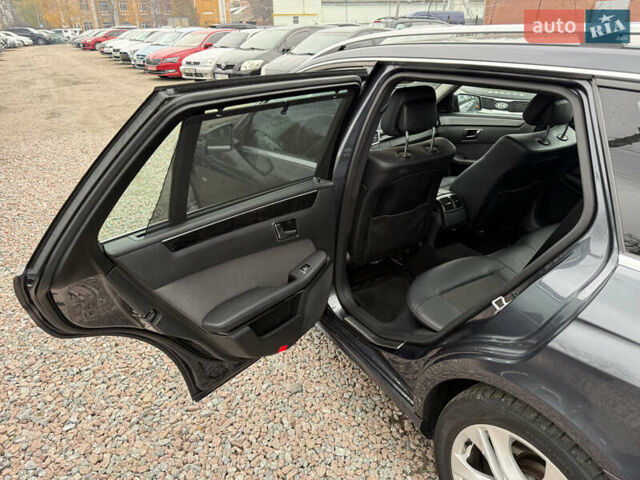 Серый Мерседес Е-Класс, объемом двигателя 2.2 л и пробегом 370 тыс. км за 10900 $, фото 29 на Automoto.ua