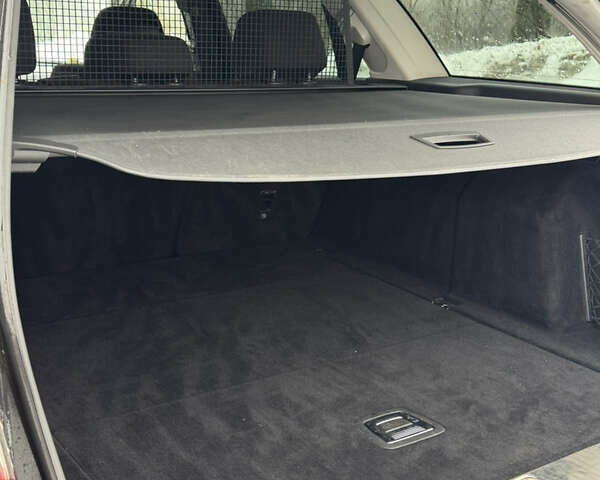 Сірий Мерседес Е-Клас, об'ємом двигуна 2.1 л та пробігом 309 тис. км за 8950 $, фото 9 на Automoto.ua