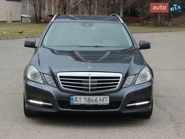 Серый Мерседес Е-Класс, объемом двигателя 2.2 л и пробегом 385 тыс. км за 10500 $, фото 3 на Automoto.ua