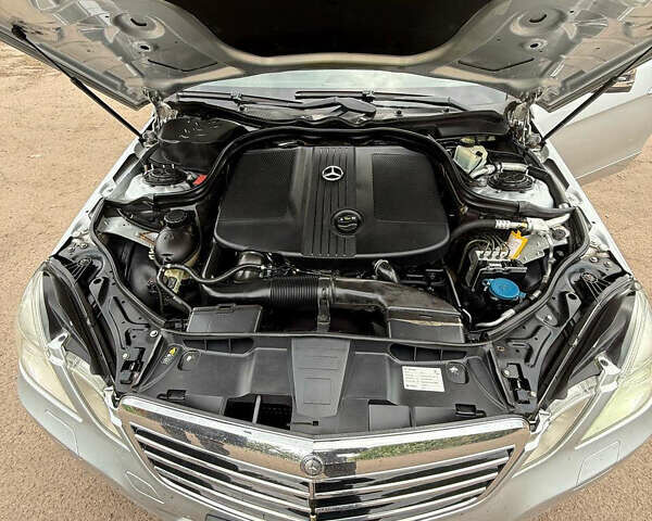 Сірий Мерседес Е-Клас, об'ємом двигуна 2.14 л та пробігом 246 тис. км за 9000 $, фото 8 на Automoto.ua