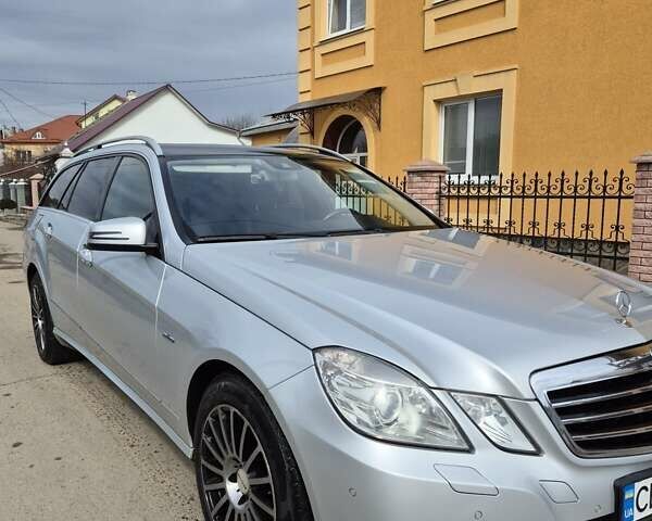 Сірий Мерседес Е-Клас, об'ємом двигуна 2.1 л та пробігом 255 тис. км за 13500 $, фото 1 на Automoto.ua