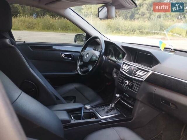 Серый Мерседес Е-Класс, объемом двигателя 2.2 л и пробегом 220 тыс. км за 13500 $, фото 1 на Automoto.ua