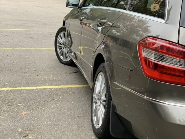 Сірий Мерседес Е-Клас, об'ємом двигуна 3 л та пробігом 351 тис. км за 9500 $, фото 3 на Automoto.ua