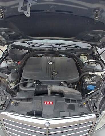 Серый Мерседес Е-Класс, объемом двигателя 2.1 л и пробегом 350 тыс. км за 12200 $, фото 8 на Automoto.ua