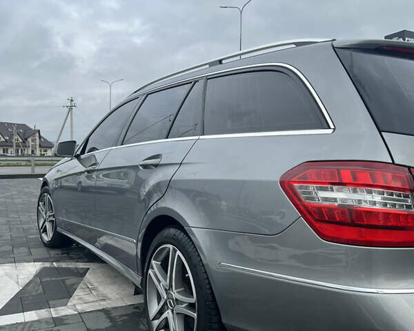 Серый Мерседес Е-Класс, объемом двигателя 2.2 л и пробегом 355 тыс. км за 12499 $, фото 6 на Automoto.ua