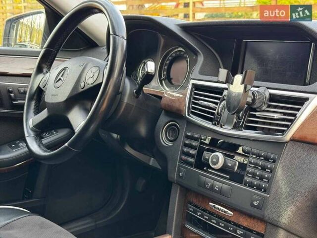 Серый Мерседес Е-Класс, объемом двигателя 3 л и пробегом 350 тыс. км за 10990 $, фото 33 на Automoto.ua