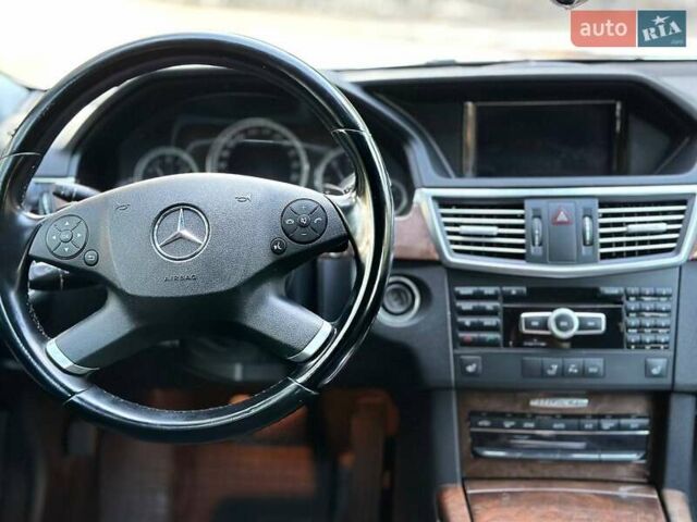 Серый Мерседес Е-Класс, объемом двигателя 2.14 л и пробегом 227 тыс. км за 11750 $, фото 14 на Automoto.ua