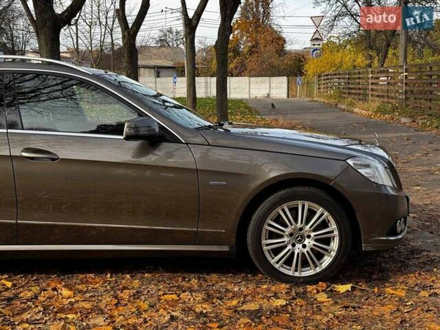 Серый Мерседес Е-Класс, объемом двигателя 3 л и пробегом 350 тыс. км за 10990 $, фото 3 на Automoto.ua